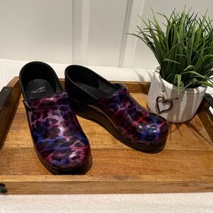 New! Dansko Pink and Purple Leopard Print